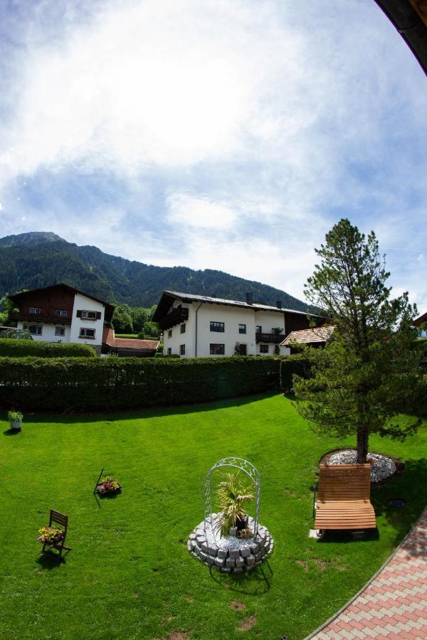 Apart Schoene Aussicht Sautens Exterior foto
