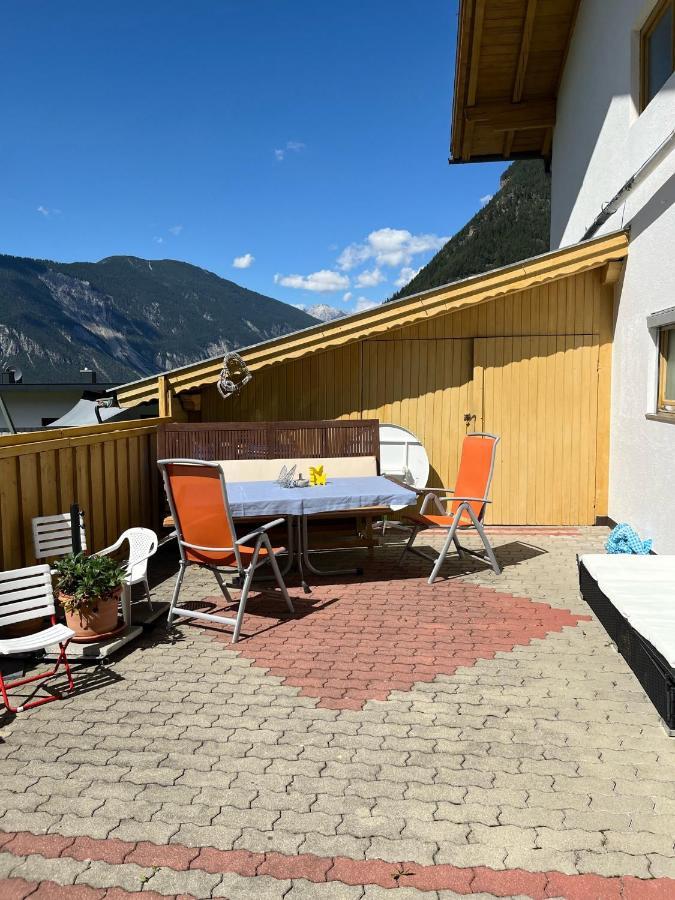 Apart Schoene Aussicht Sautens Exterior foto